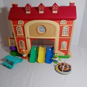 Disney Junior Muppet Babies Schoolhouse Playset